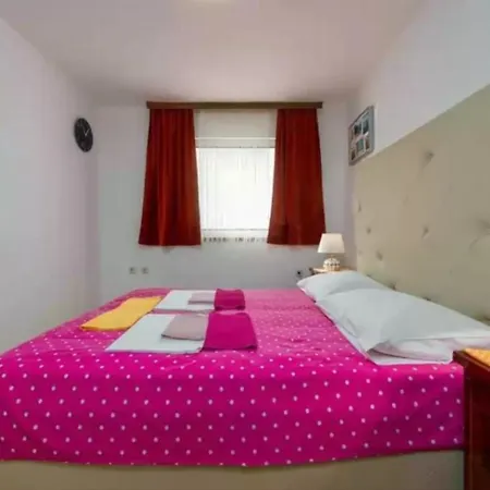 Lucija * טרוגיר